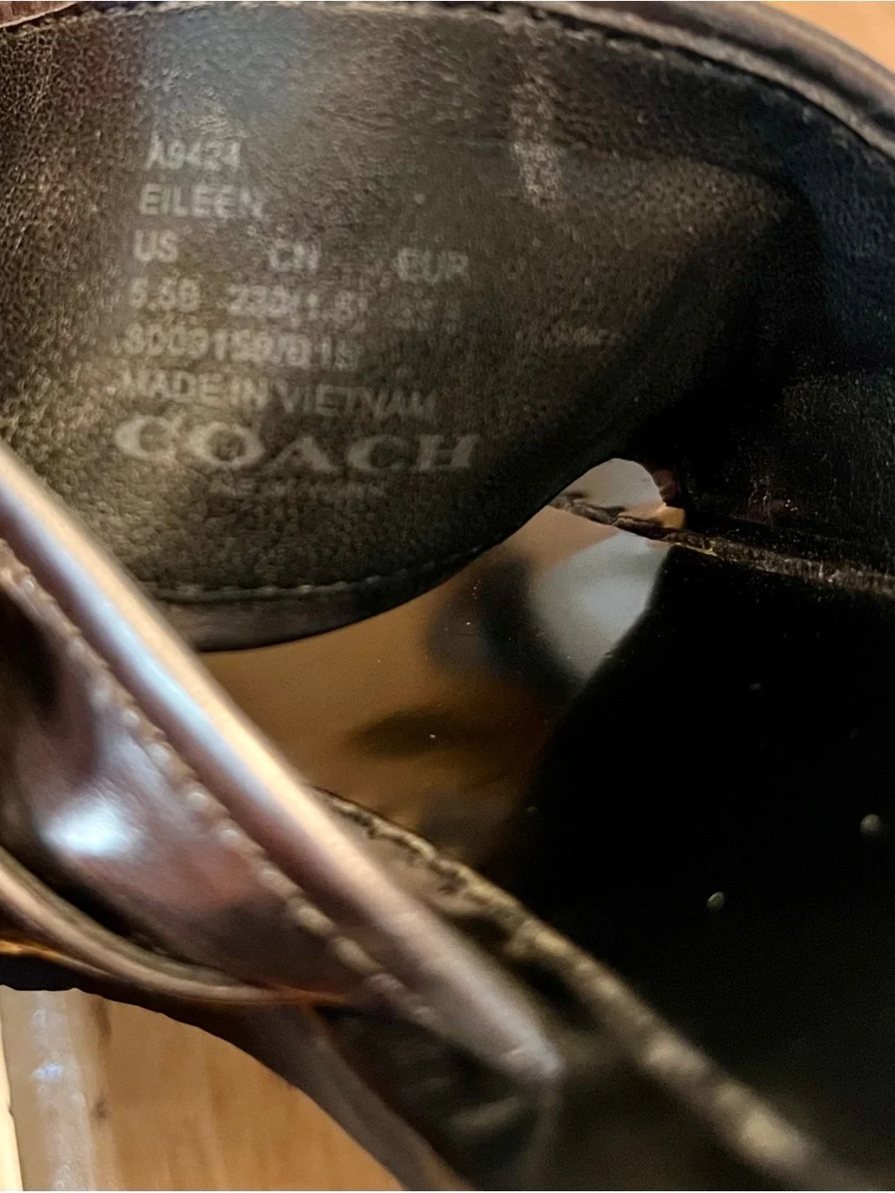 Coach Metallic Iridescent Leather Thong Sandals in Pewter Black